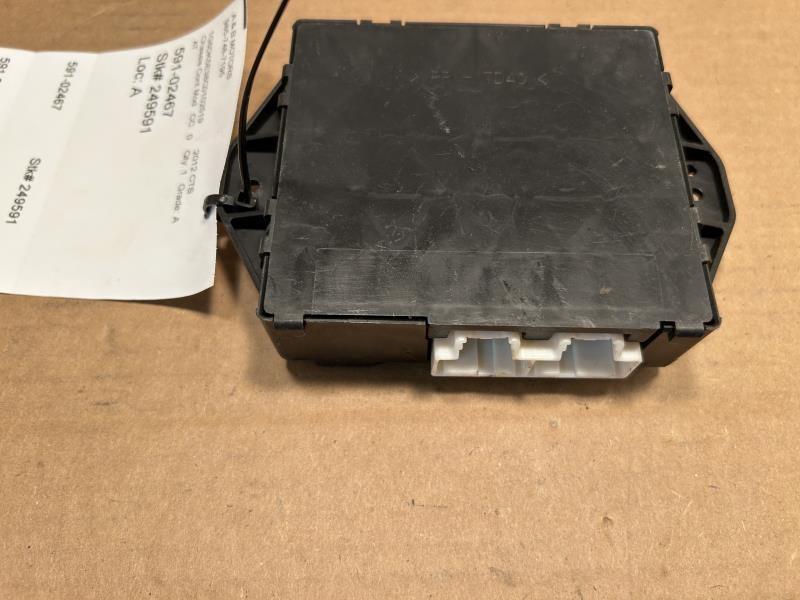 Climate Control Module from a 2012 Cadillac CTS, photo 2
