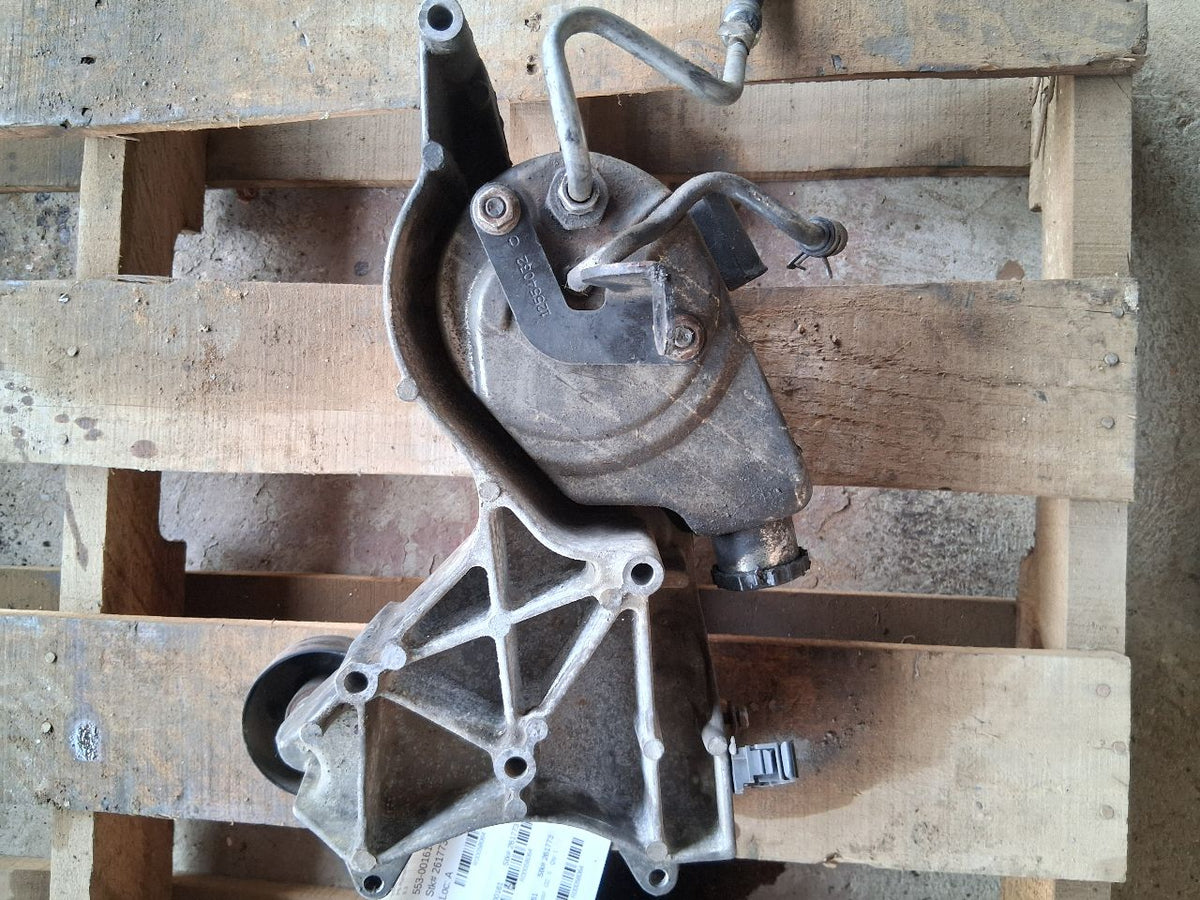 Power Steering Pump from a 2008 Chevrolet Tahoe, photo 3
