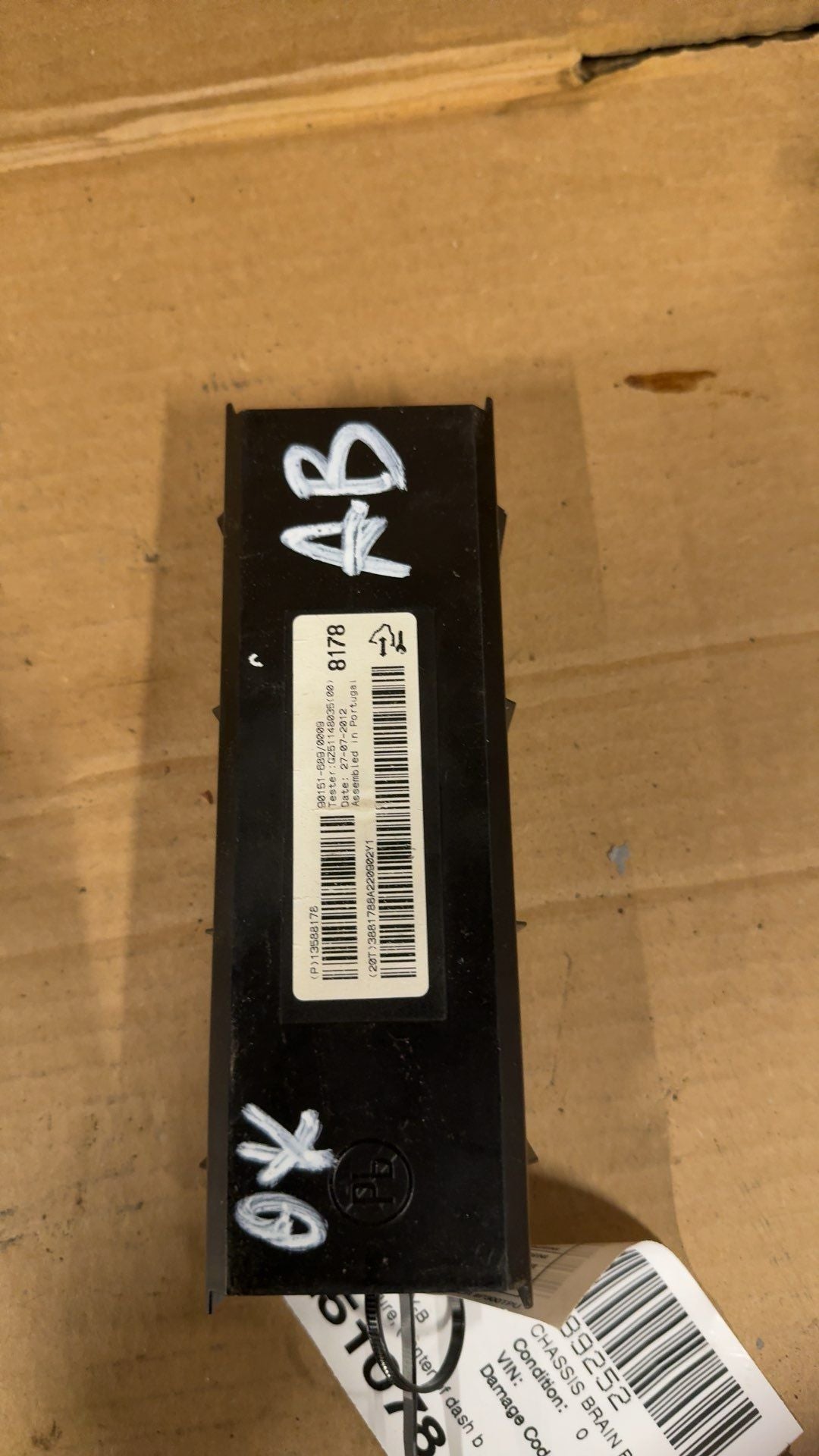 Climate Control Module from a 2013 Cadillac XTS, photo 1