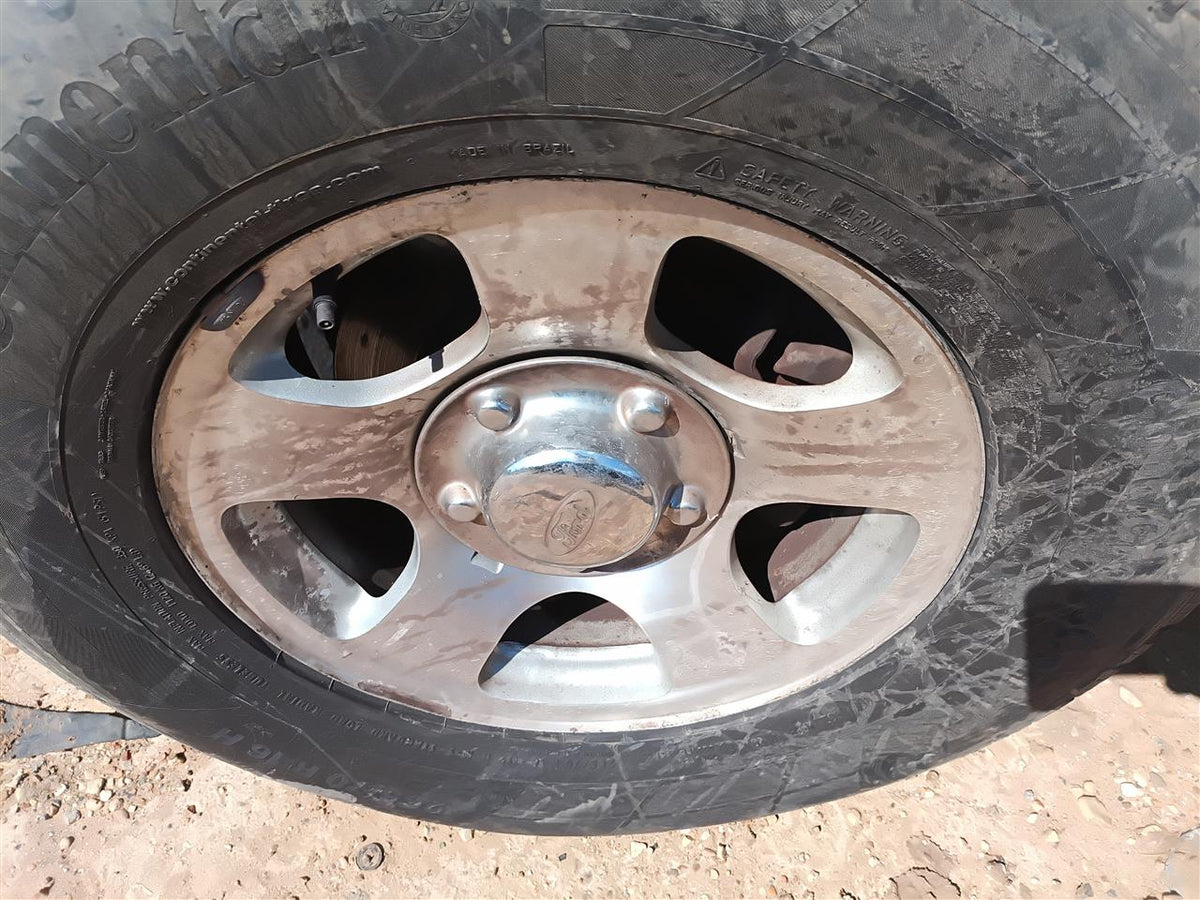 Wheel from a 2002 Ford F-150, photo 1