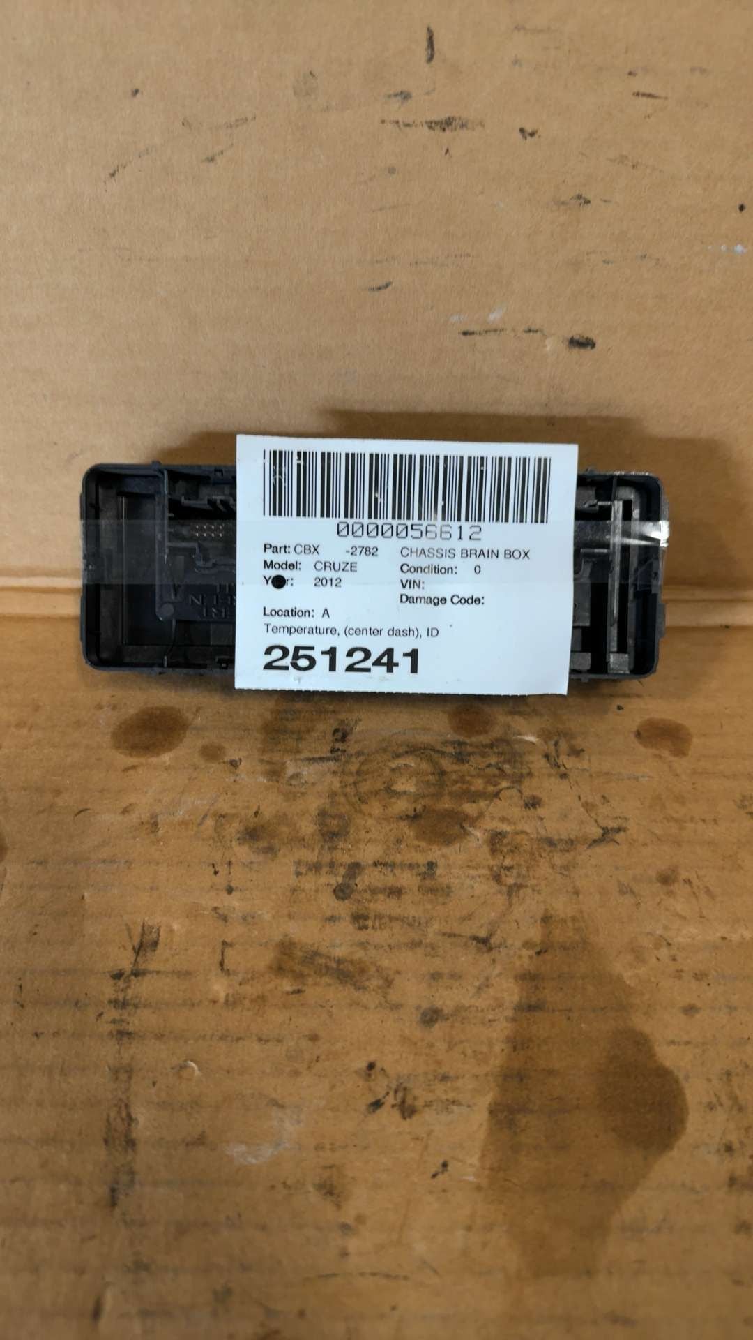 Climate Control Module from a 2012 Chevrolet Cruze, photo 1