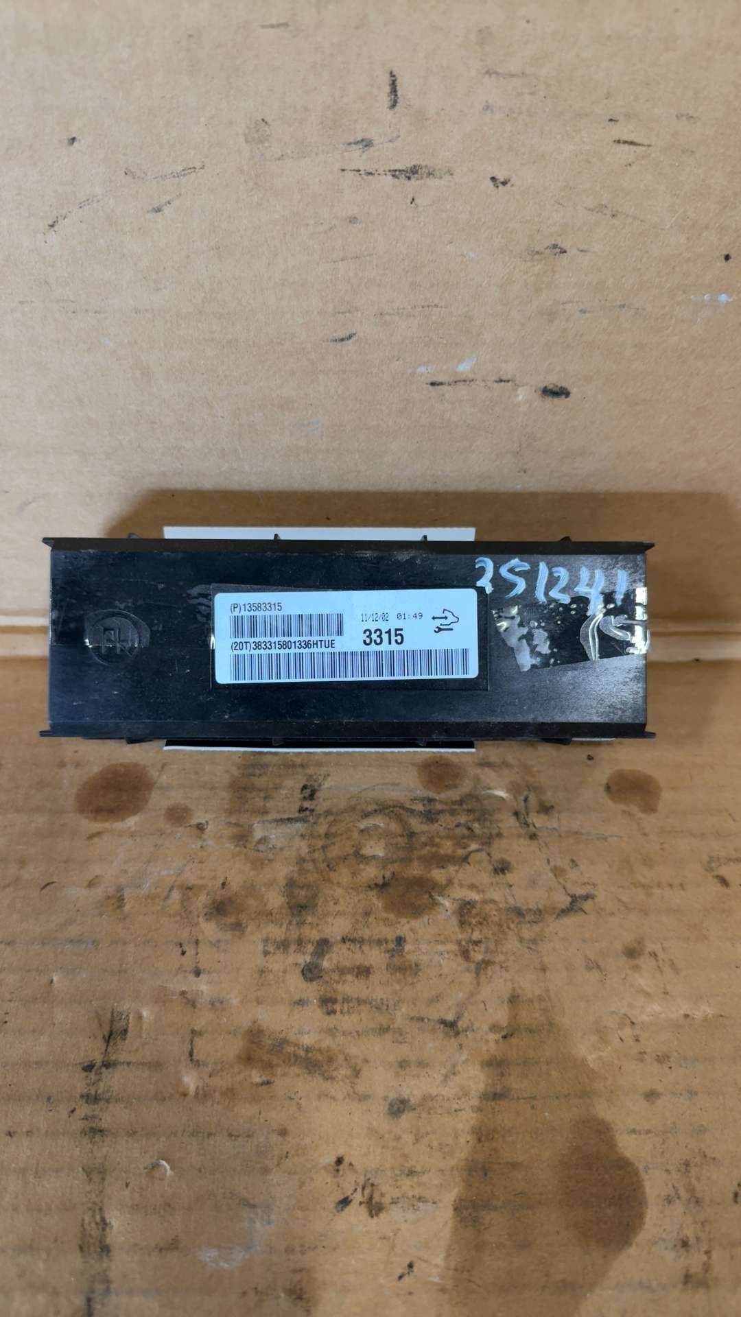 Climate Control Module from a 2012 Chevrolet Cruze, photo 2