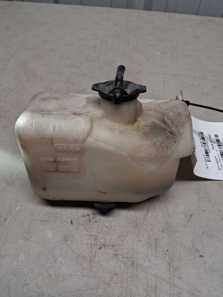 Coolant Reservoir from a 1997 Toyota Camry, photo 1