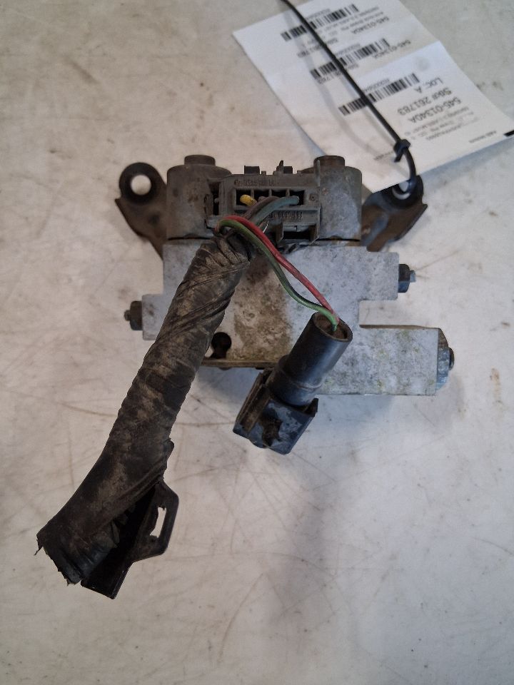 ABS Pump Module from a 2000 Ford Ranger, photo 2