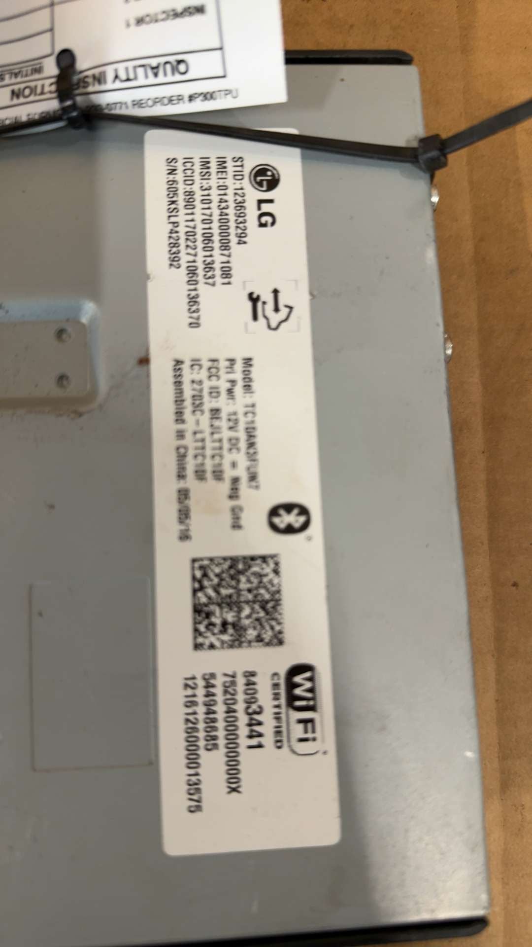 Communication Module from a 2017 Chevrolet Silverado 1500, photo 3