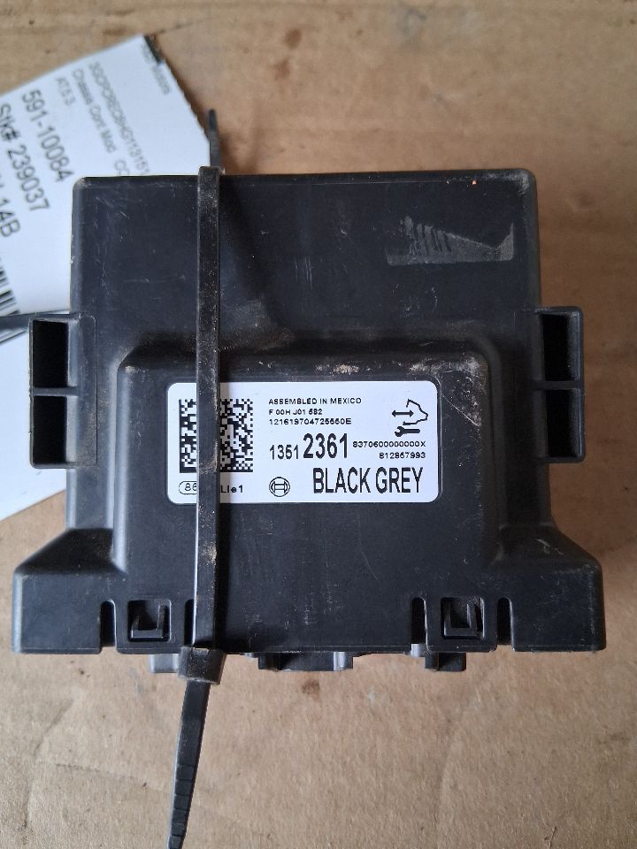 Driver Assist Module from a 2017 Chevrolet Silverado 1500, photo 3