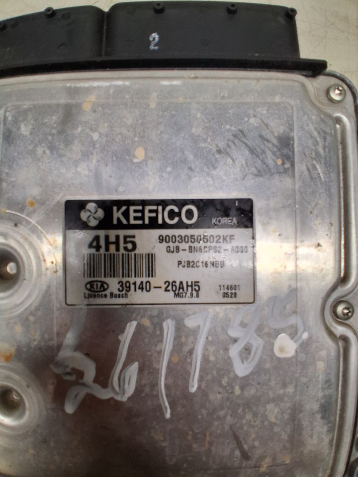 Engine Control Module (ECM/PCM) from a 2011 Kia Rio, photo 3