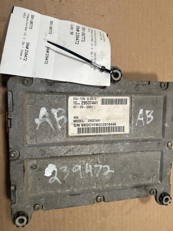 Transmission Control Module (TCM) from a 2002 Chevrolet Silverado 2500, photo 1
