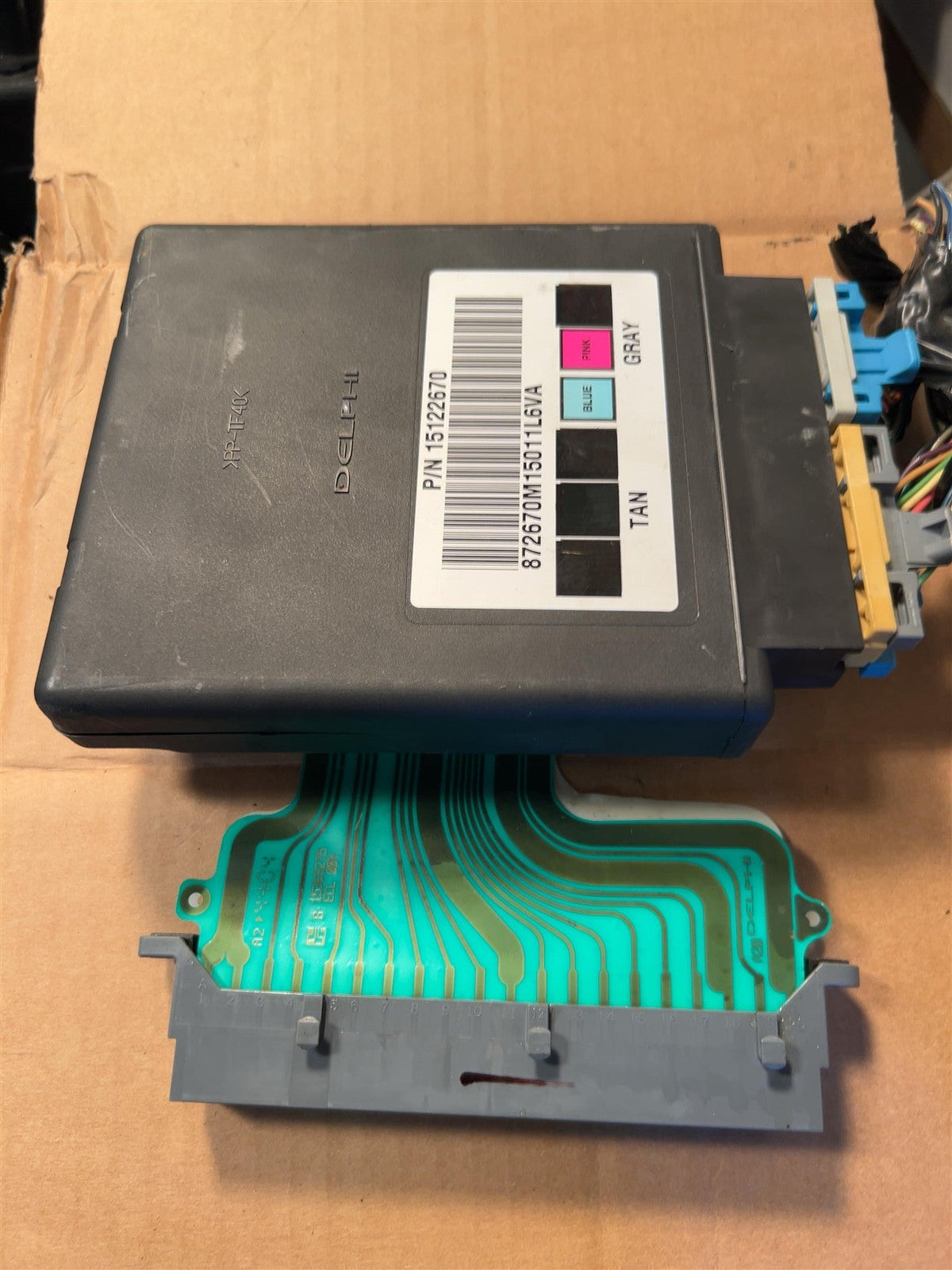 Body Control Module (BCM) from a 2005 Chevrolet Trailblazer EXT, photo 2