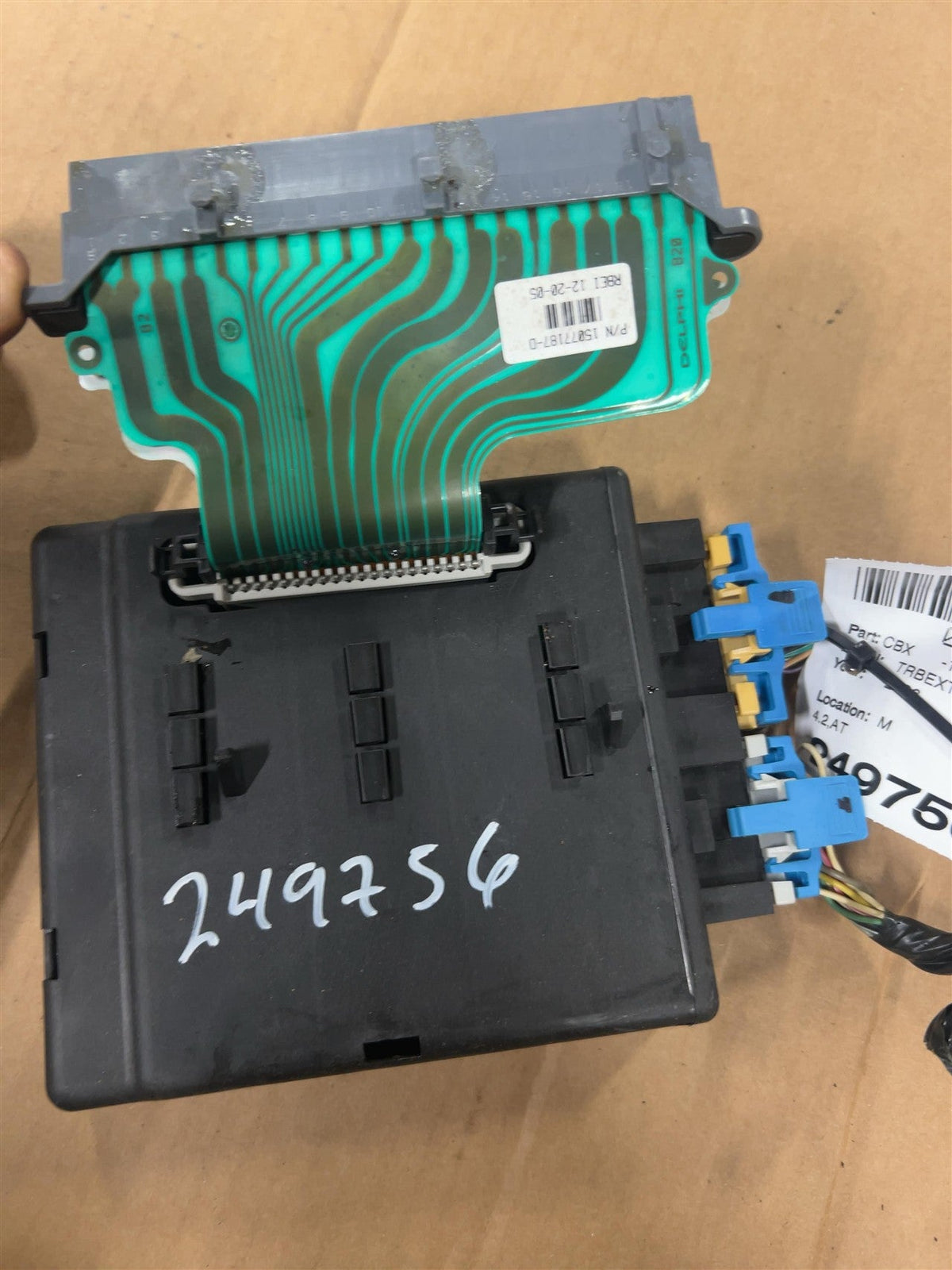 Body Control Module (BCM) from a 2006 Chevrolet, photo 1