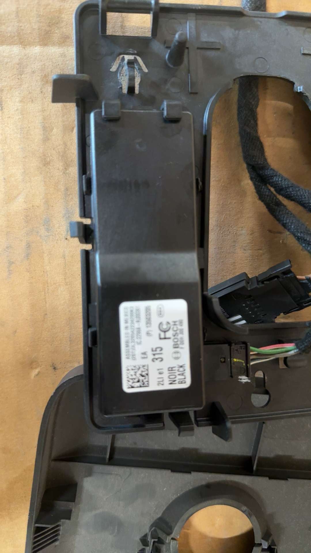 Anti-Theft Module from a 2013 Chevrolet Equinox, photo 3