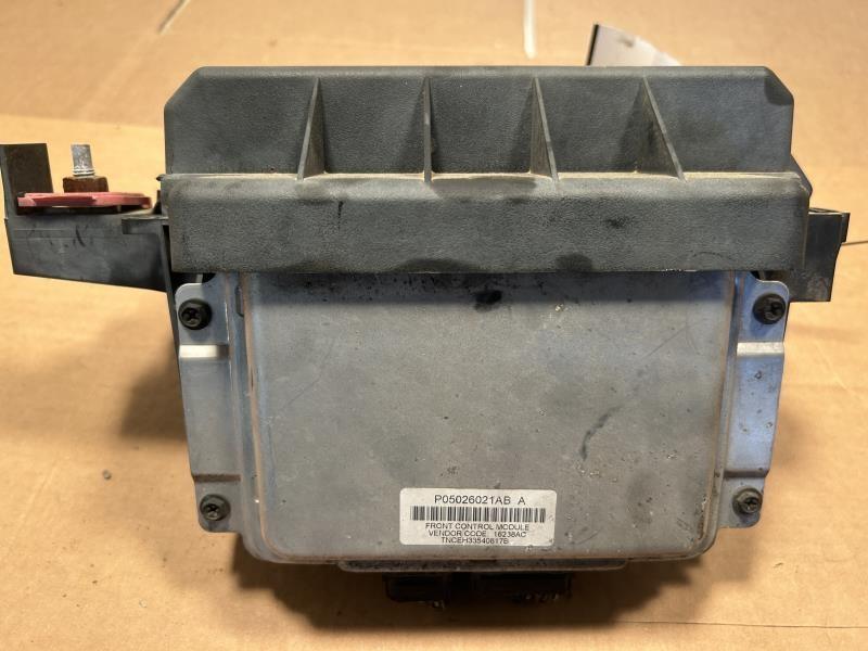 Body Control Module (BCM) from a 2005 Dodge Magnum, photo 1