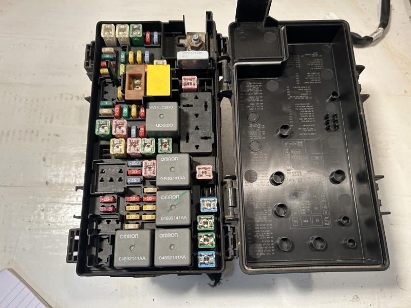 Multifunction Control Module from a 2007 Jeep Nitro, photo 3