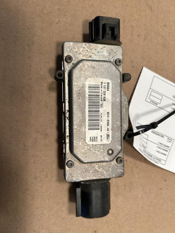 Cooling Fan Control Module from a 2012 Ford Fusion, photo 1