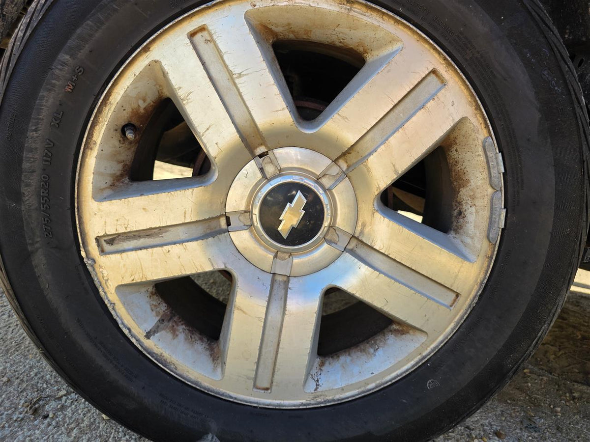 Wheel from a 2007 Chevrolet Silverado 1500, photo 1