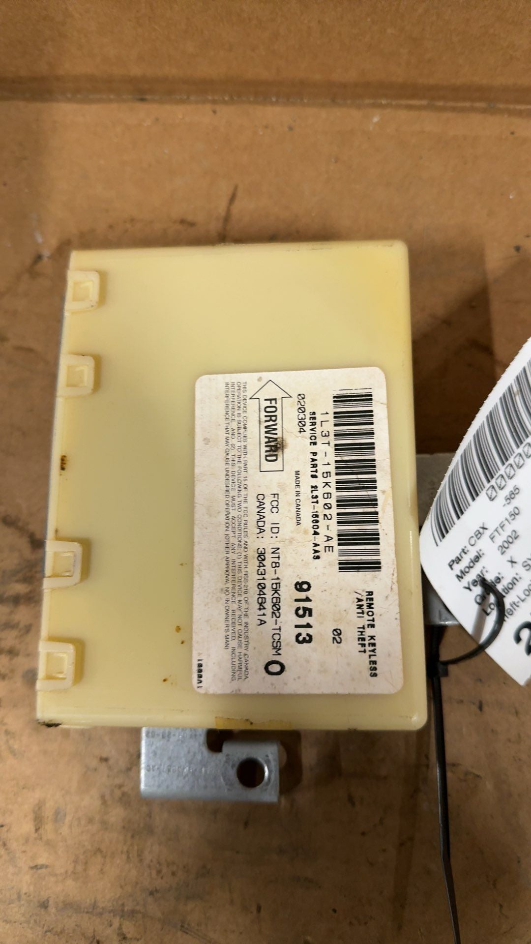 Anti-Theft Module from a 2002 Ford F-150, photo 2
