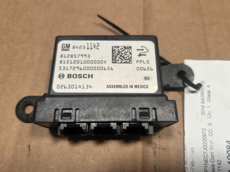 Driver Assist Module from a 2018 GMC Sierra 1500, photo 1