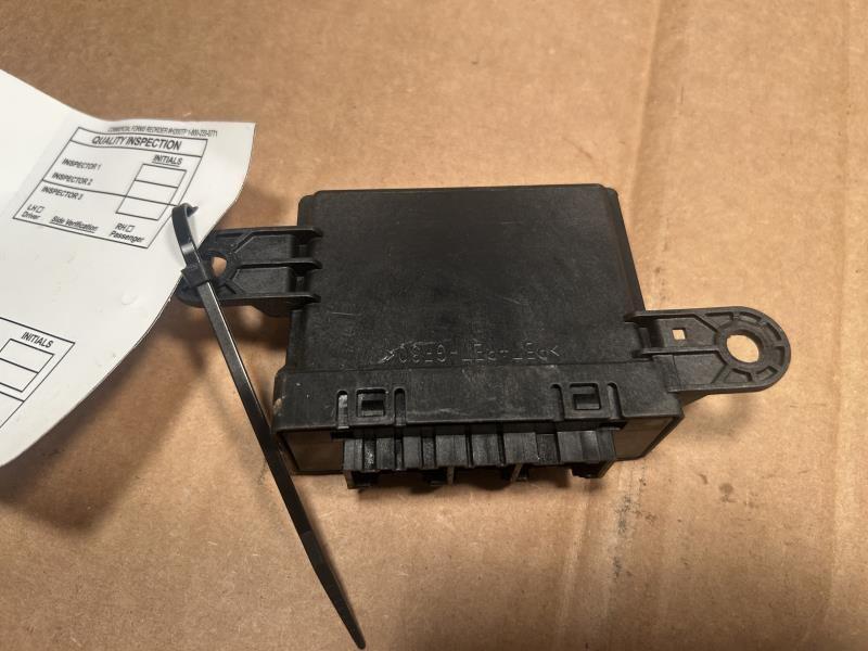 Driver Assist Module from a 2018 GMC Sierra 1500, photo 2