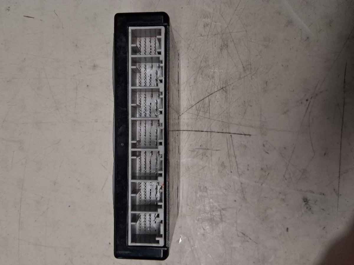 Body Control Module (BCM) from a 2007 GMC Sierra 1500, photo 4
