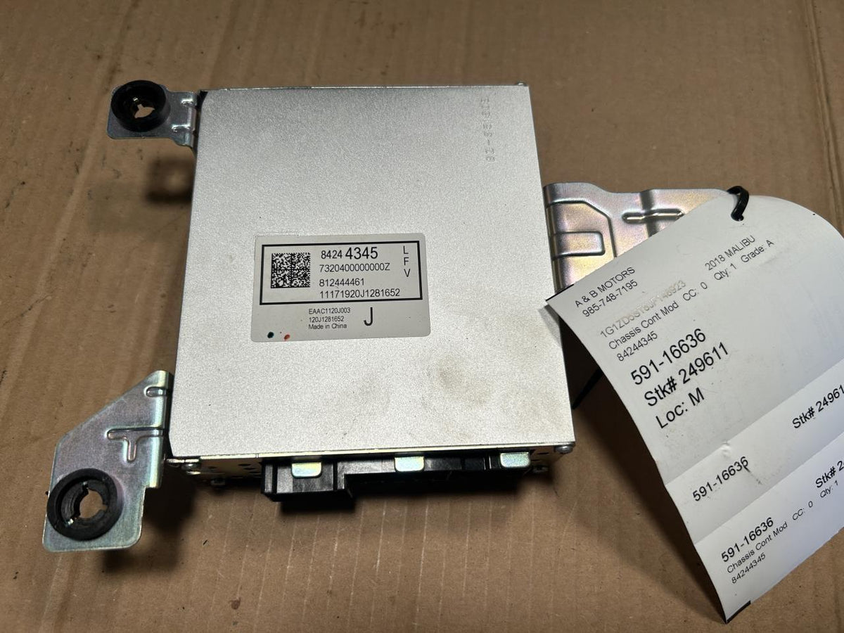 Body Control Module (BCM) from a 2018 Chevrolet Malibu, photo 1
