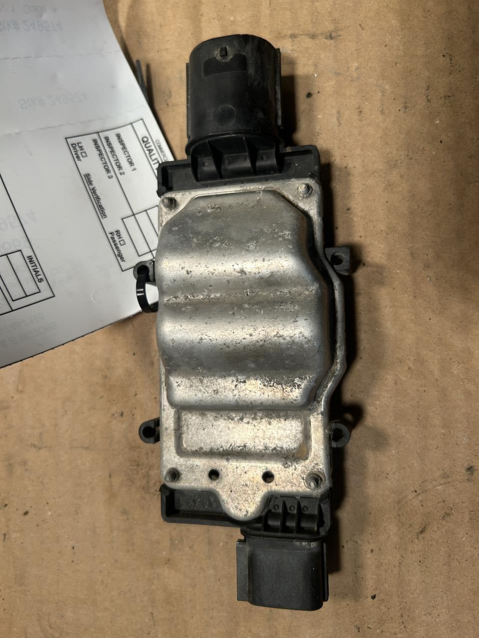 Cooling Fan Control Module from a 2010 Ford Taurus, photo 1