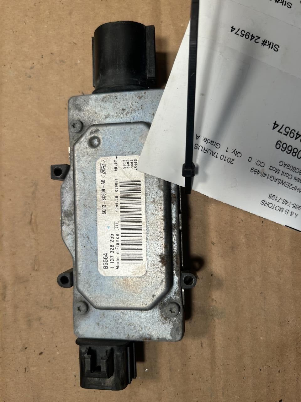 Cooling Fan Control Module from a 2010 Ford Taurus, photo 2