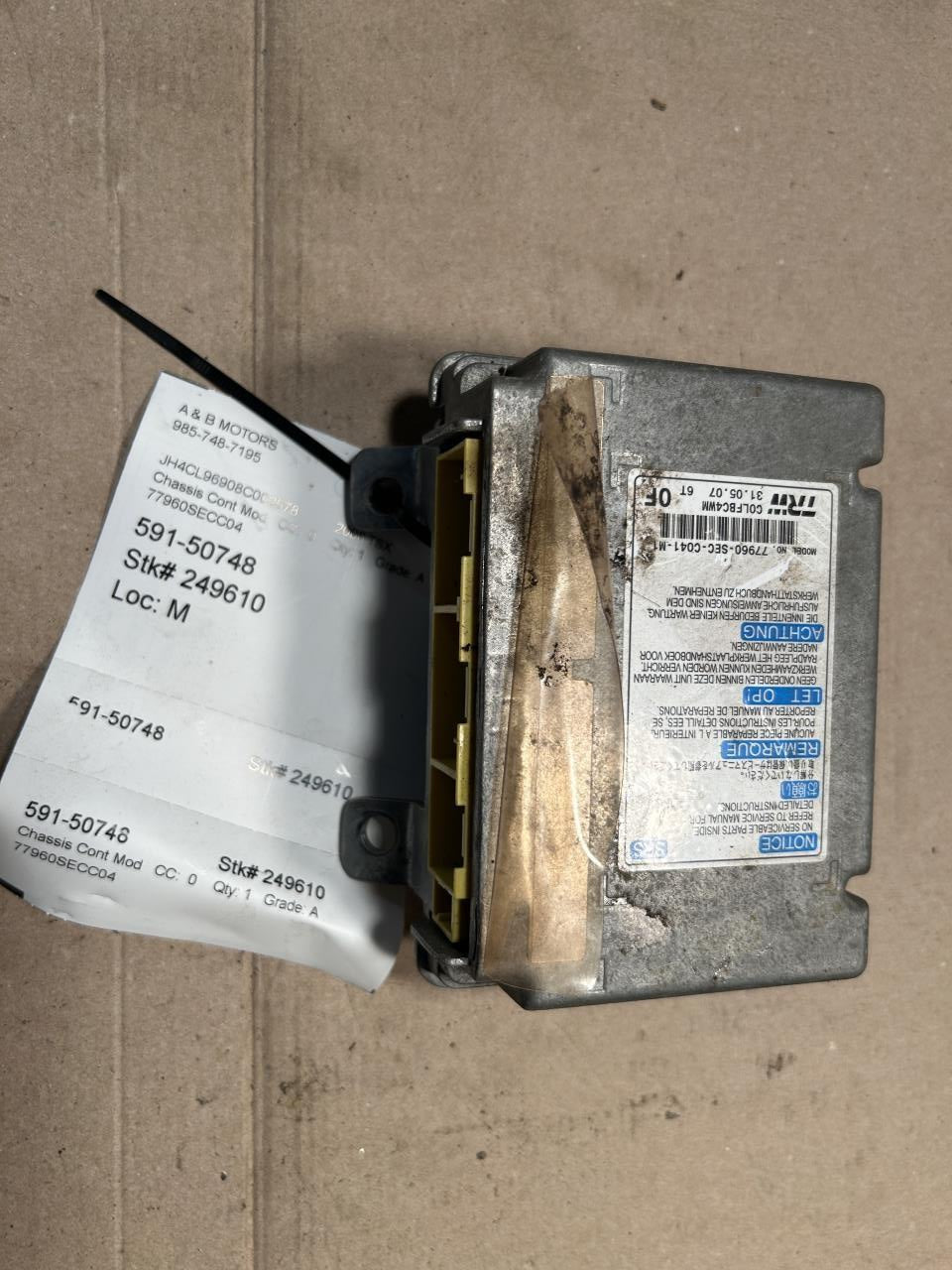 Air Bag Control Module from a 2008 Acura TSX, photo 1