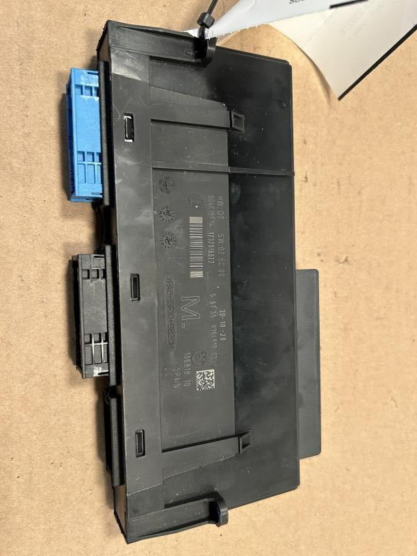 Body Control Module (BCM) from a 2010 BMW 328i, photo 1