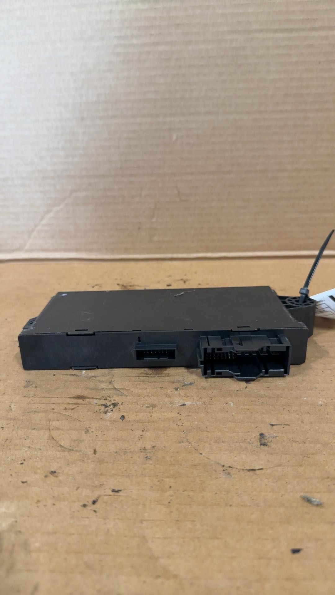 Anti-Theft Module from a 2008 BMW X5, photo 3