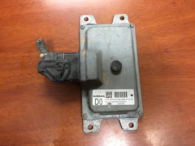 Transmission Control Module (TCM) from a 2013 Nissan Maxima, photo 2