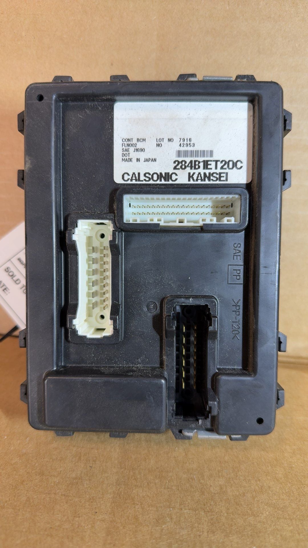 Body Control Module (BCM) from a 2008 Nissan Sentra, photo 1