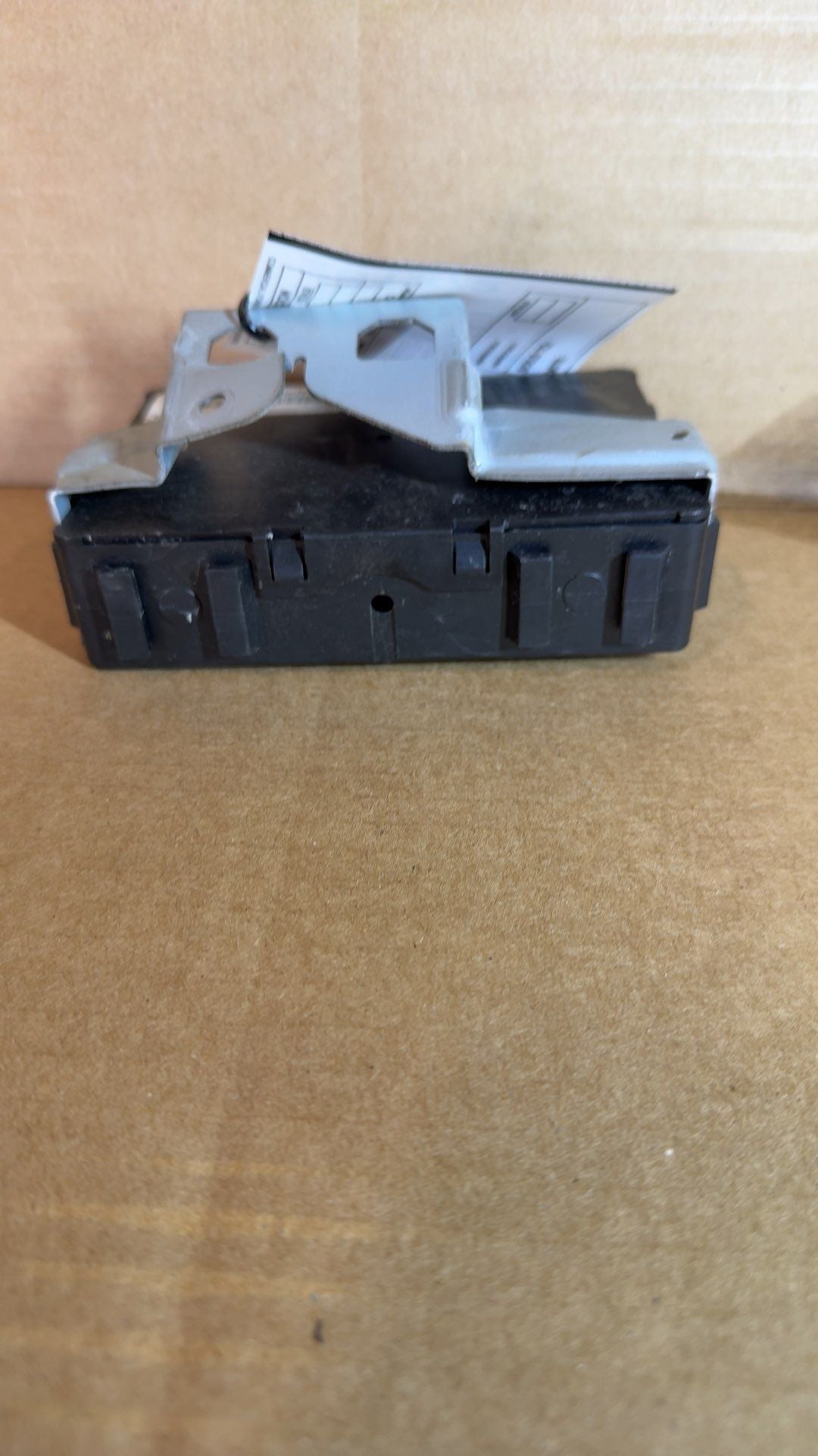 Body Control Module (BCM) from a 2008 Nissan Sentra, photo 3