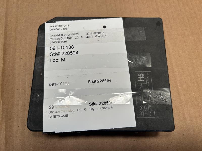 Power Supply Module from a 2017 Nissan Sentra, photo 1