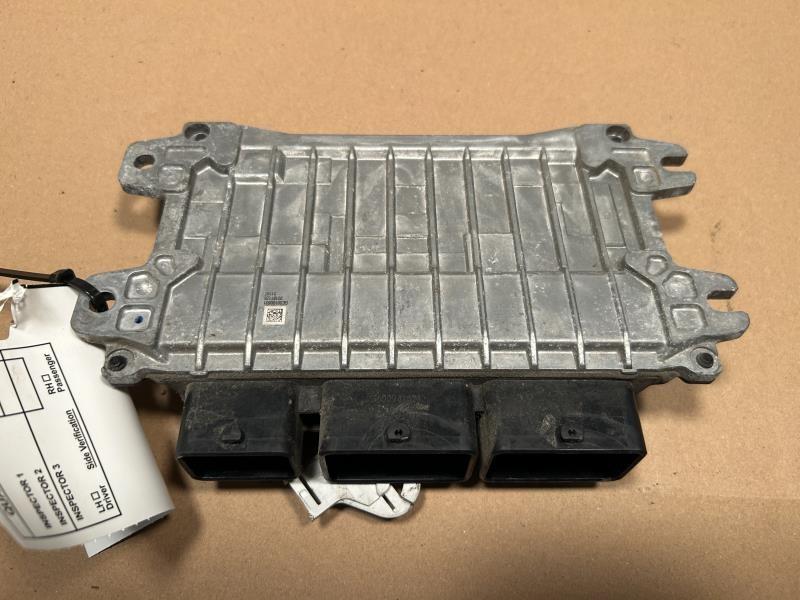Body Control Module (BCM) from a 2019 Nissan Versa, photo 2