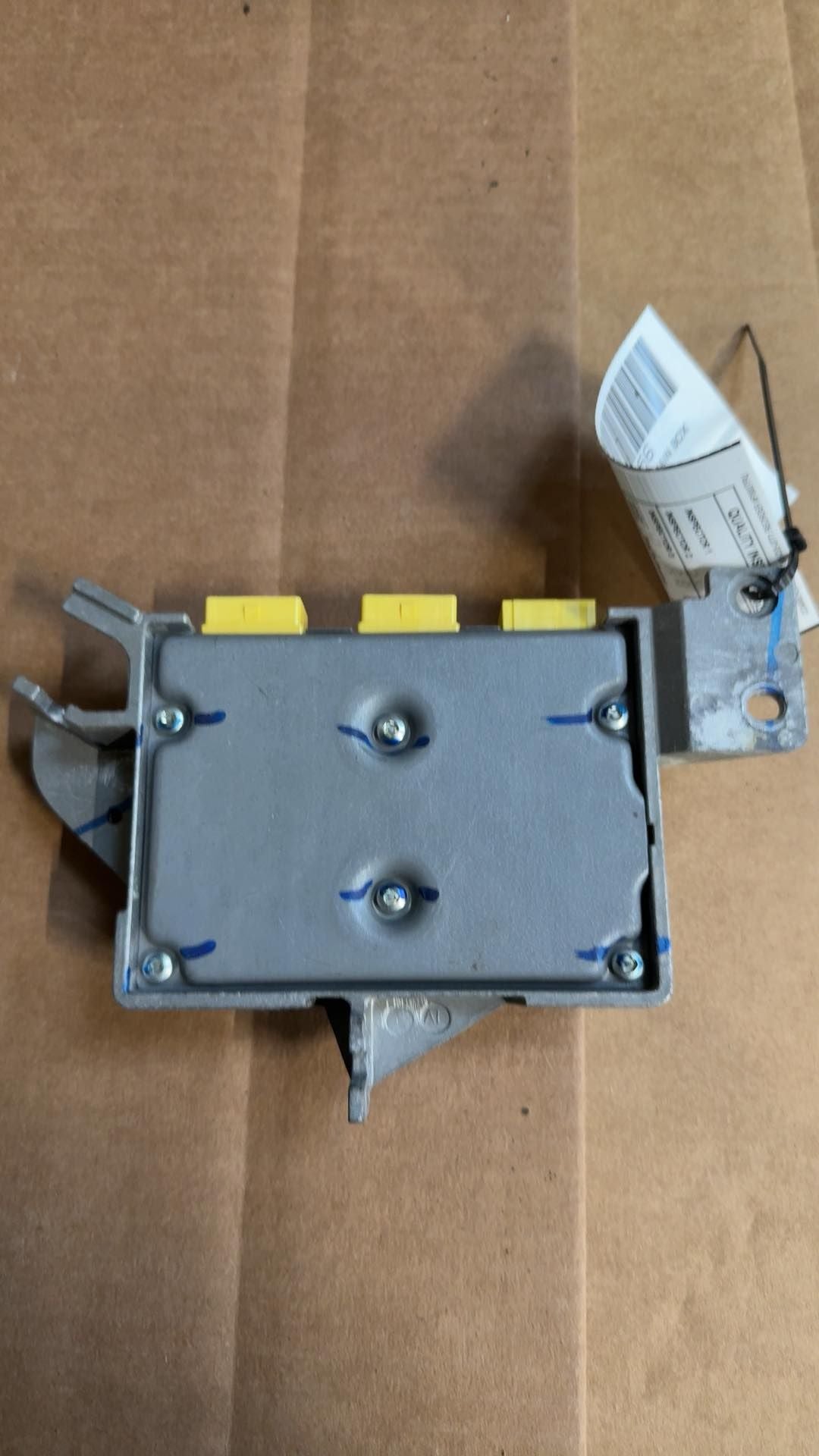 Air Bag Control Module from a 2005 Honda Civic, photo 1