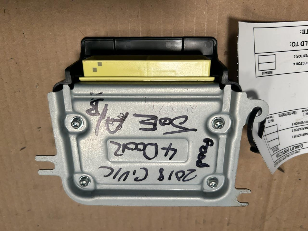 Air Bag Control Module from a 2018 Honda Civic, photo 2