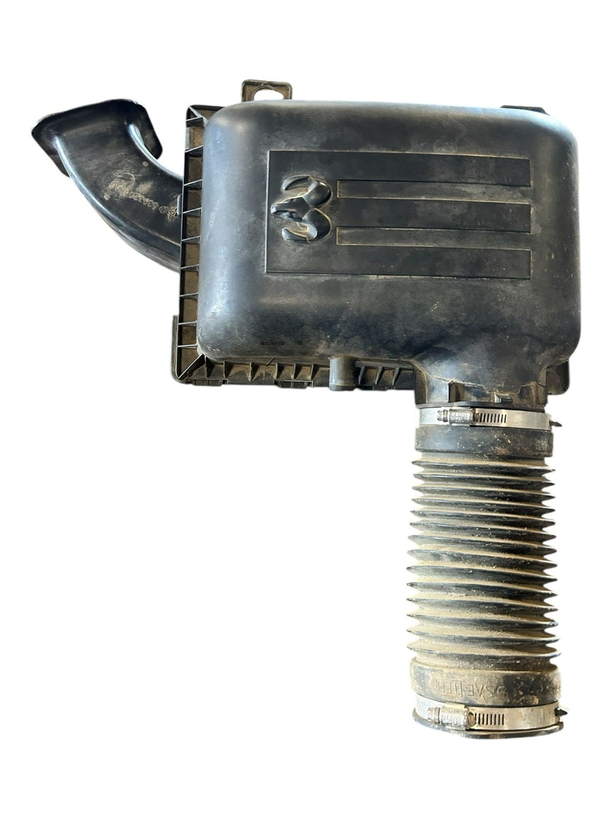 Air Filter Box from a 2005 Dodge Ram 1500, photo 5
