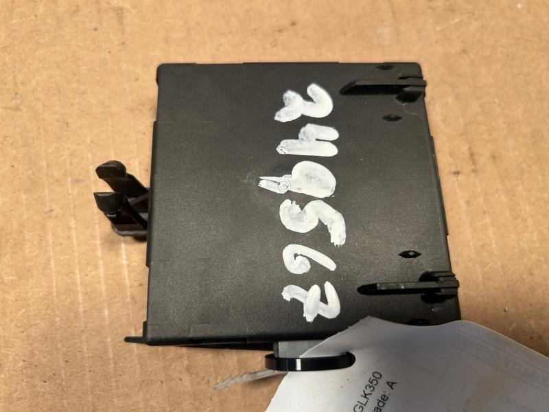 Door Control Module from a 2013 Mercedes-Benz GLK-Class, front, right side, photo 2