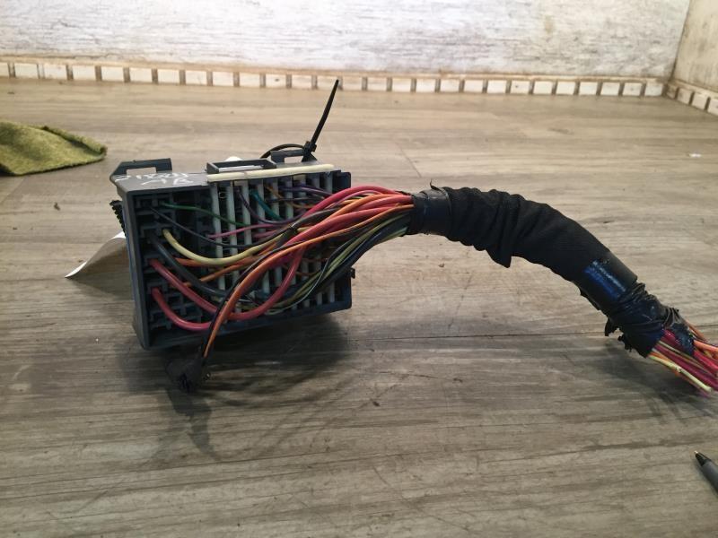 Interior Fuse Box from a 2004 Buick Century, photo 2
