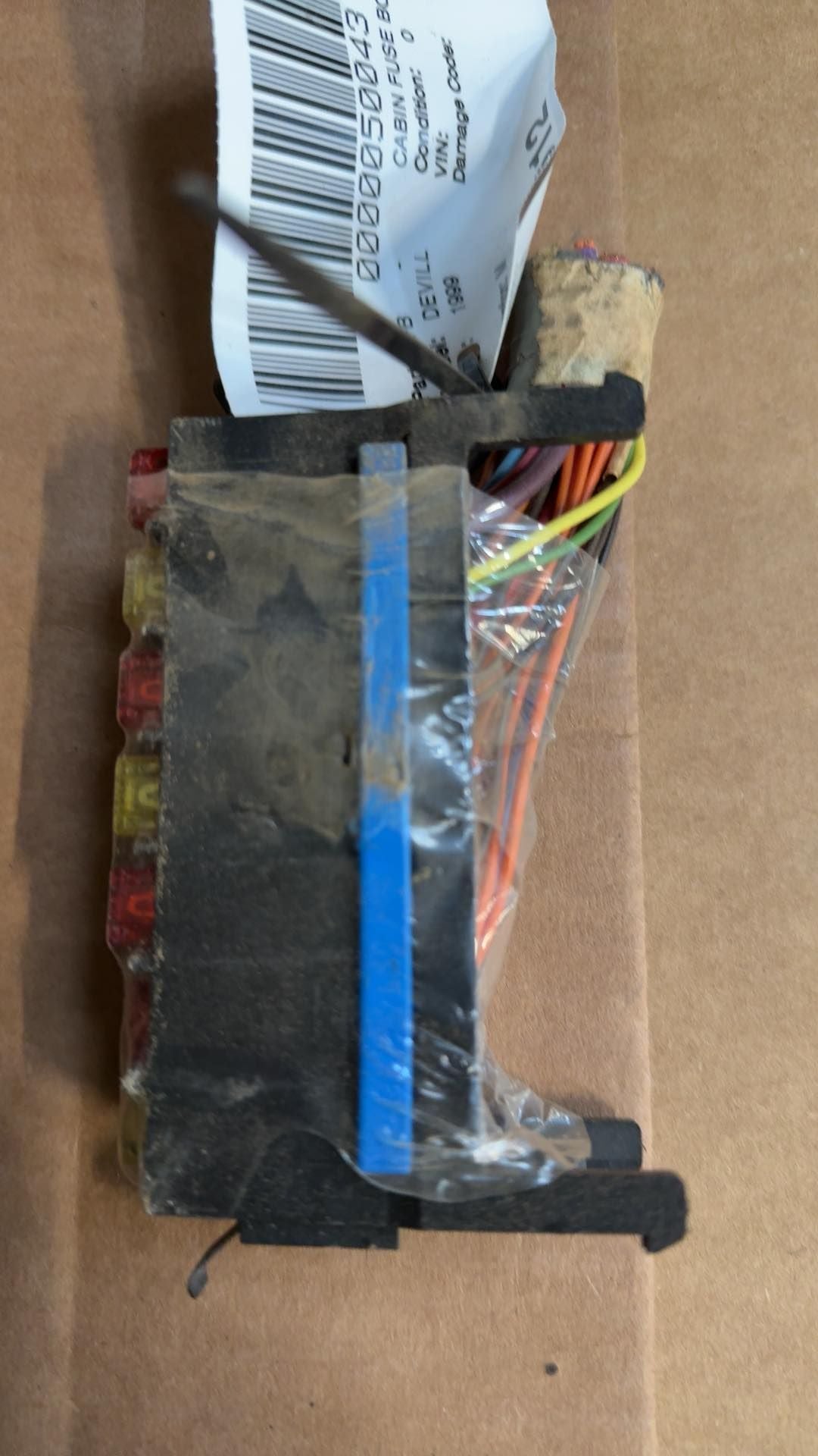Interior Fuse Box from a 1999 Cadillac DeVille, photo 1