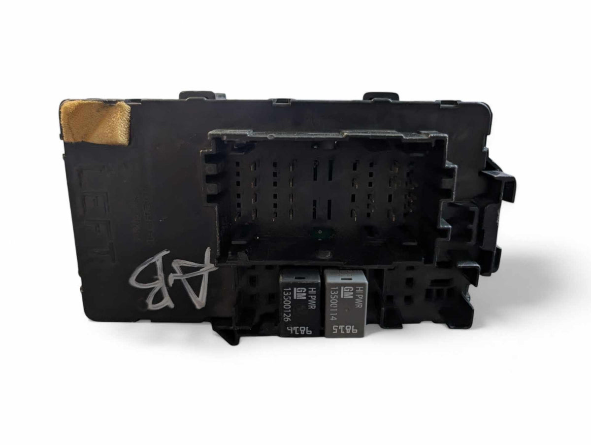 Interior Fuse Box from a 2015 Chevrolet Silverado 1500, photo 3