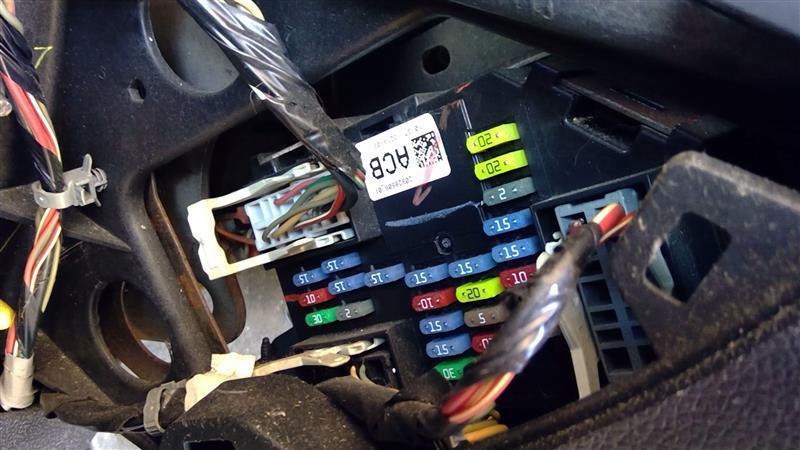 Interior Fuse Box from a 2010 Chevrolet Avalanche 1500, photo 1