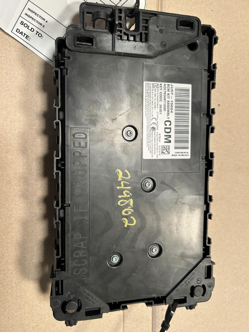 Interior Fuse Box from a 2020 Ford Fusion, photo 2