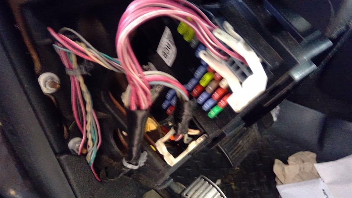 Interior Fuse Box from a 2010 Chevrolet Tahoe, photo 1