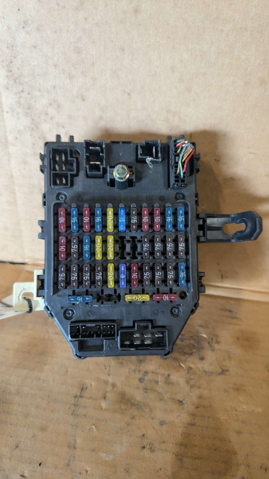 Interior Fuse Box from a 1994 Infiniti J30, photo 2