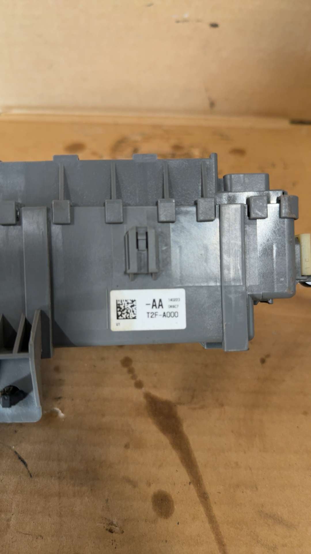 Interior Fuse Box from a 2014 Honda Accord, photo 4