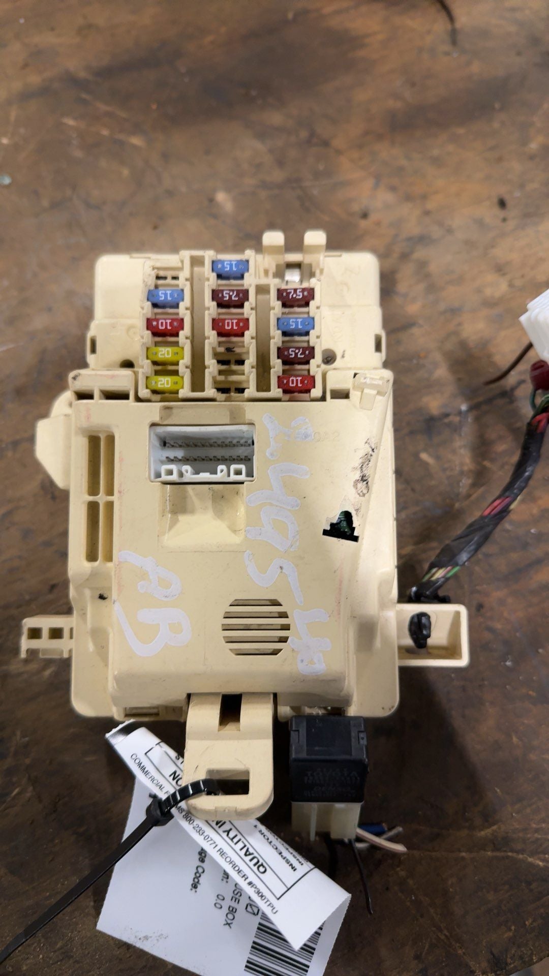 Interior Fuse Box from a 2003 Toyota Tacoma, photo 2