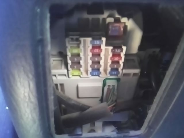Interior Fuse Box from a 2006 Toyota, photo 1
