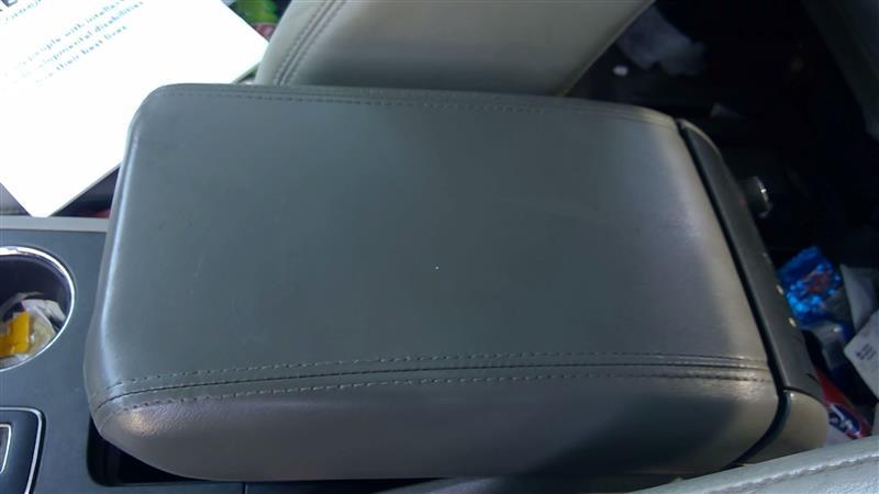 Center Console from a 2012 Chevrolet Traverse, front, photo 1
