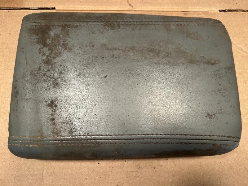 Center Console from a 2012 Chevrolet Traverse, front, photo 2